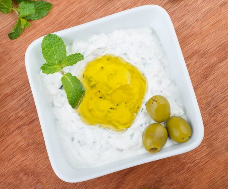 Read more about the article Greek Yogurt vs. Regular Yogurt: Protein, Taste, and Texture